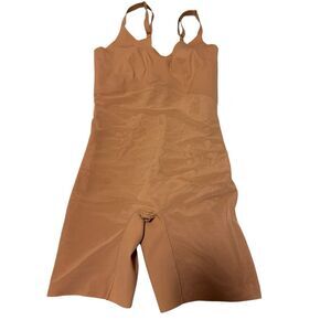 Honeylove size M tan bodysuit shapewear shorts - EUC